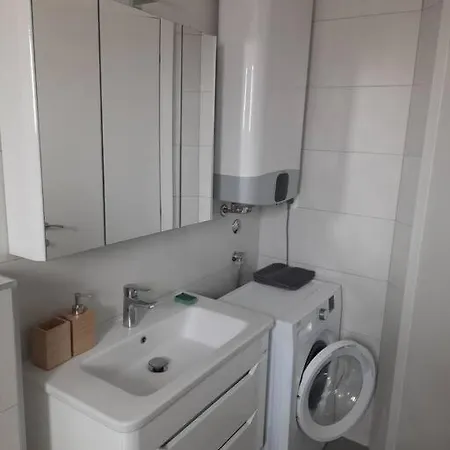 Luna Apartment *